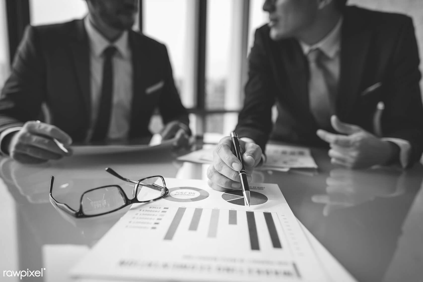 men writing on pen icon - Blockcod